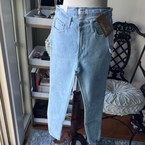 Kenzie Light Blue high rise Ankle Jeans